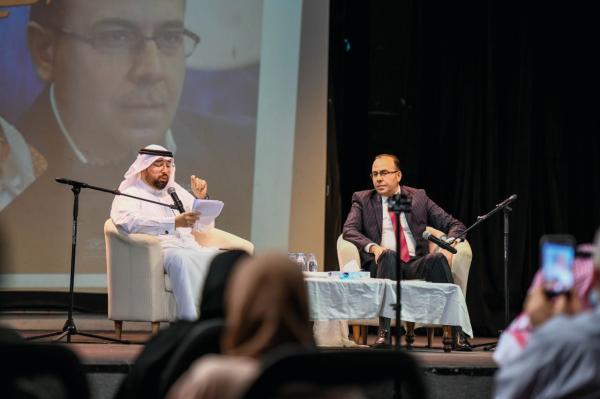 الساعدي وحرابة ينثران إبداعهما شعرا بالدمام