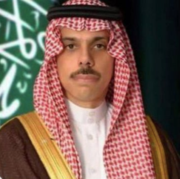 وزير الخارجية يستعرض أوجه العلاقات مع نظيره الصيني