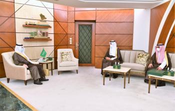 أمير الشرقية يطلع على إنجازات فرع البنك المركزي بالدمام