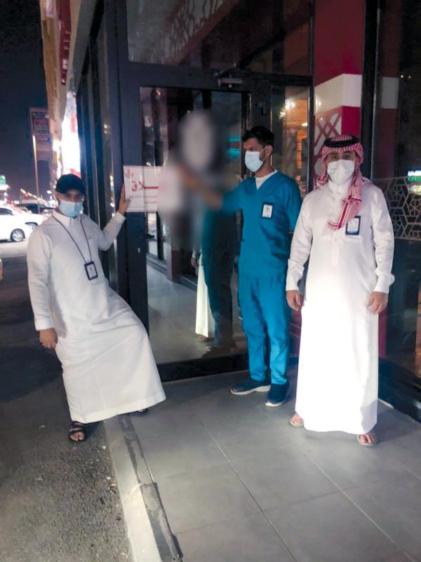 إغلاق مطعم مشتبه بتسببه في حالات تسمم