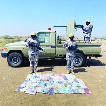 إحباط تهريب 67 طن قات وحشيش بـ 3 مناطق