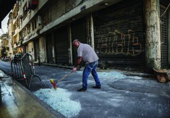 لبنان يعيش أسوأ أزمة.. والانهيار يشكل خطرا على المنطقة