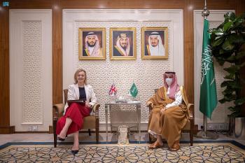 المملكة وبريطانيا تناقشان إرساء دعائم السلام بالشرق الأوسط والعالم