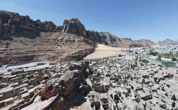 «العلا»..
مستودع عجائب الطبيعة وحضارات التاريخ