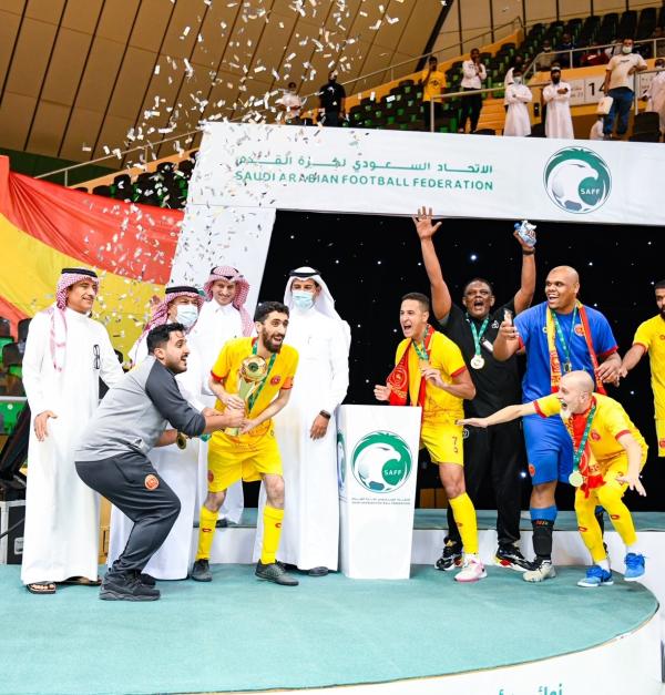 القادسية ما أحلاه.. الدوري والكأس يبغاه
