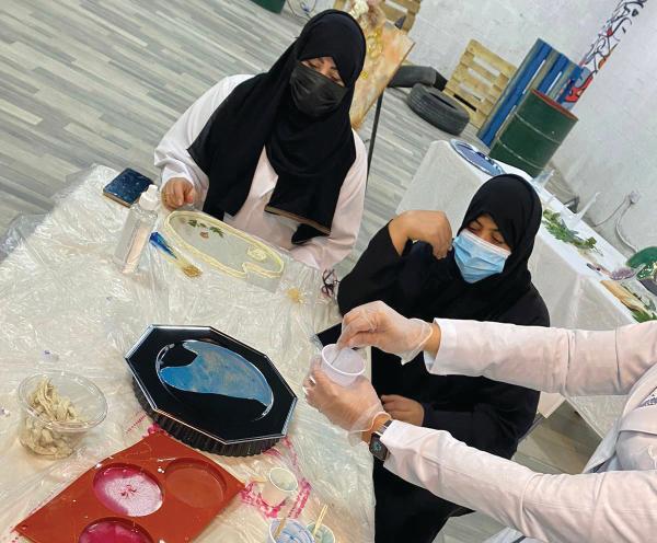14 متدربة يختتمن «فن الريزن» بثقافة الأحساء