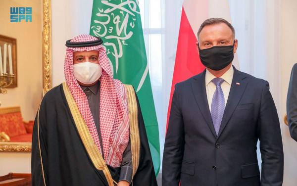 السفير الصالح يقدم أوراق اعتماده سفيرًا لدى بولندا