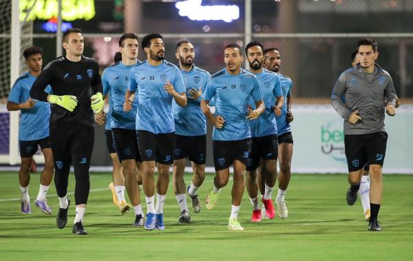 الفتح يستأنف تدريباته بحصة لياقية