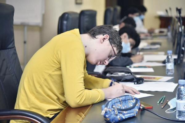 2731 طالبا يخوضون برنامج «موهبة» للأولمبياد الدولية