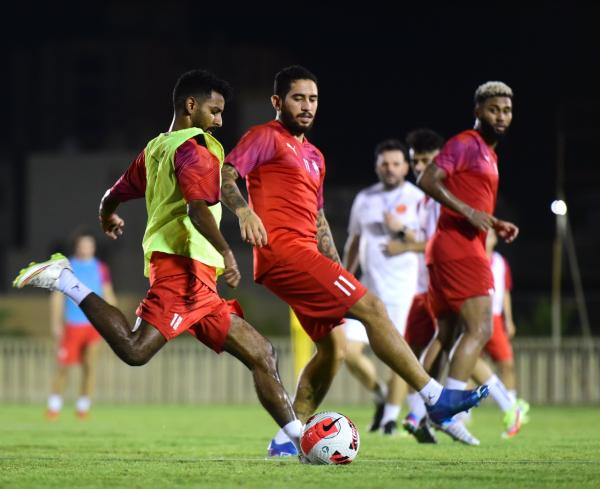 بنو قادس.. حيرة واستغراب