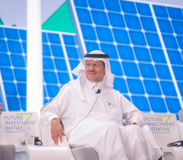 طرح إستراتيجية شاملة للطاقة قريبا