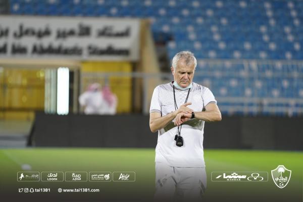 مايلوفيتش يحفز لاعبي الطائي