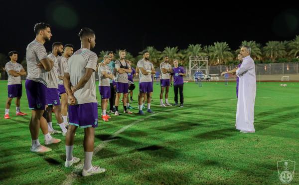 هاسي يتمنى فك عقدة الهلال