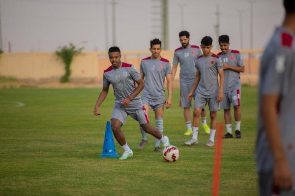 القيصومة يعول على الأرض والجمهور!