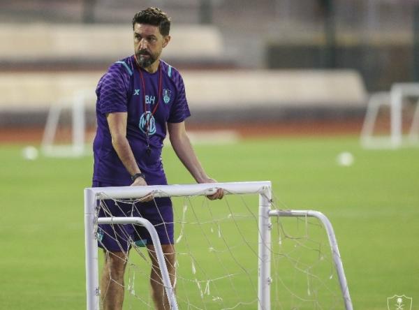 يعود بتدريب استشفائيالأهلي