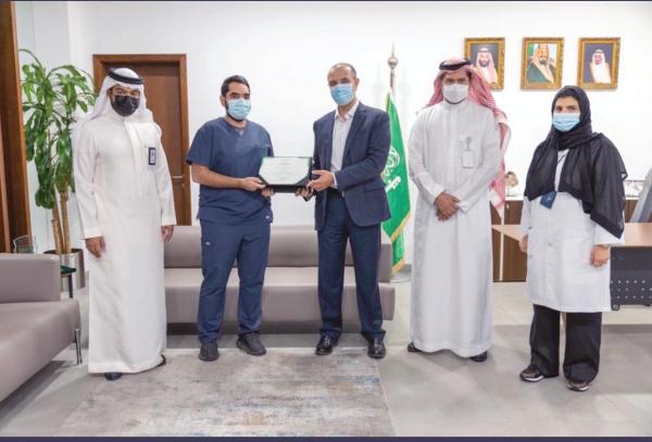 «الغامدي» يكرم «الجبير» في صحي الشرقية