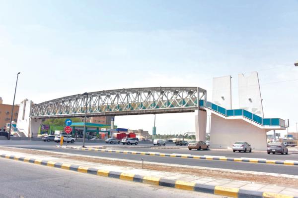 تطوير 10 جسور وتحسين عقود المواقف بالدمام