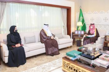 نائب أمير الشرقية يطلع على إنجازات مركز الملك عبدالعزيز للحوار الوطني 