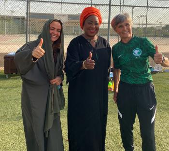 الأمين العام لـ"فيفا" تثني على دور المملكة في تطوير الرياضة النسائية