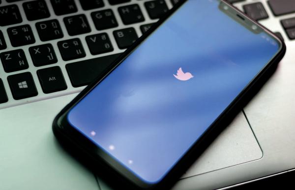 «تويتر لابز» تصل لمشتركي «بلو» أولا