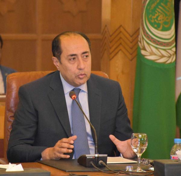 وفد الجامعة العربية يلتقي البرهان وحمدوك