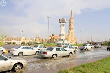 أمير الحدود الشمالية يعتمد خطة مدني المنطقة في حالات الأمطار