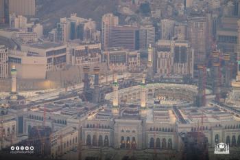«السديس» يوجه بمتابعة إتمام مشاريع المسجد الحرام وجدولتها