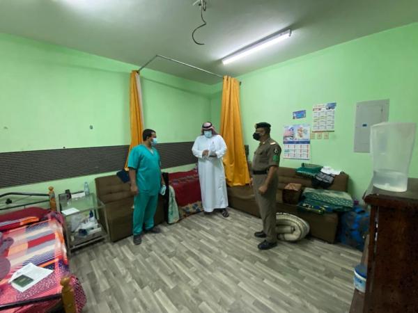  بالصور.. اغلاق مجمع سكني للعمال بالدمام
