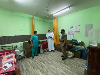  بالصور.. اغلاق مجمع سكني للعمال بالدمام