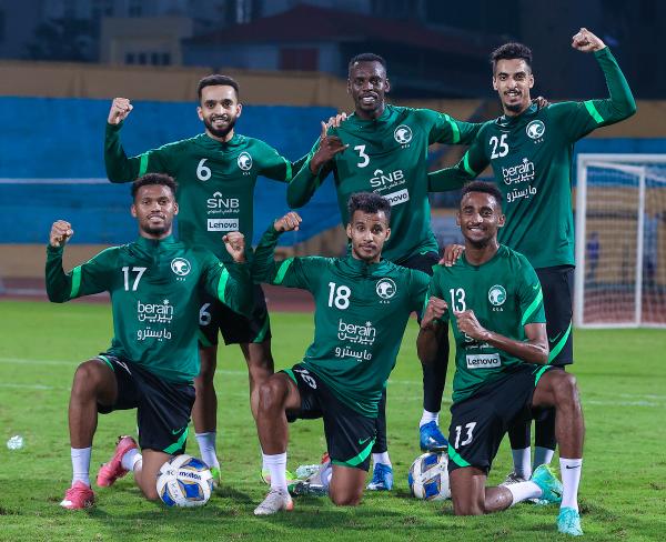 رينارد يغير معالم التشكيلة