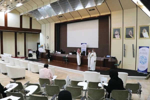 300 متقدم لملتقى التوظيف في الشرقية