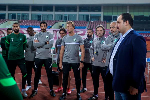 المسحل يحضر اختتام تدريبات الأخضر استعداداً للقاء فيتنام