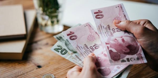 الليرة التركية تهوي إلى قاع قياسي جديد