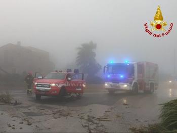 مقتل رجل جراء إعصار في «صقلية»