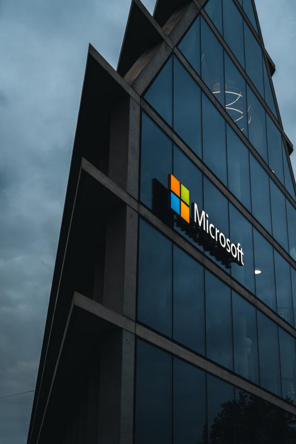تحذير أمني عالي الخطورة بشأن بعض برامج «Microsoft» عاجل