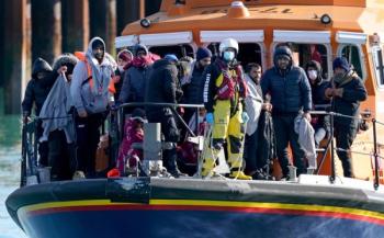فرنسا : إنقاذ 243 مهاجرا أثناء محاولتهم العبور إلى بريطانيا