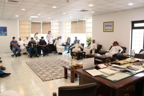«إشراف الفروع الإيوائية» يكرم مدير التأهيل الشامل بالأحساء