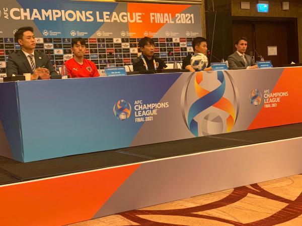 مدرب بوهانغ : لا أخشى الهلال