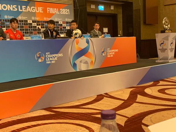 مدرب بوهانغ : لا أخشى الهلال
