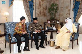 أمير مكة يستعرض خدمات المملكة لضيوف الرحمن مع وزير الشؤون الدينية الإندونيسي
