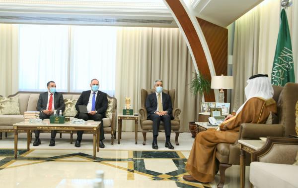 أمير الشرقية يبحث العلاقات مع سفير العراق