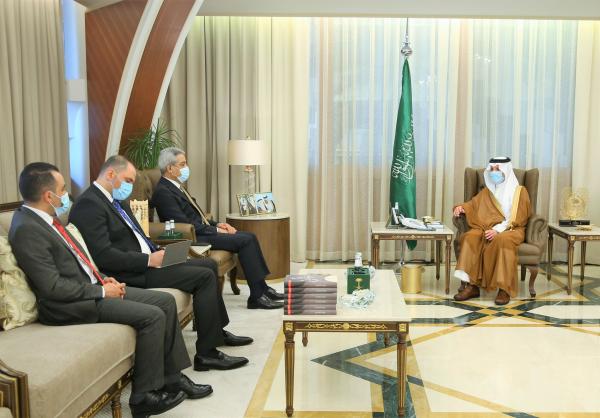 أمير الشرقية يبحث العلاقات مع سفير العراق