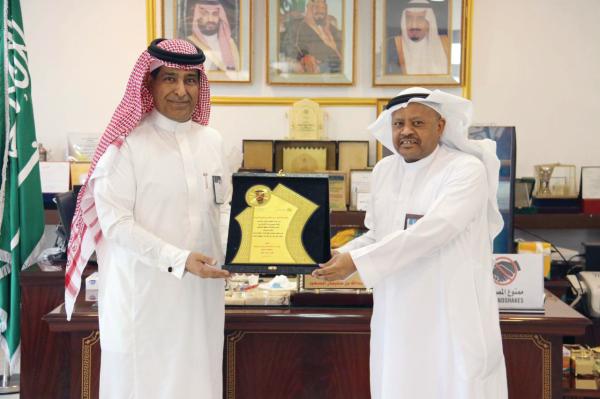 الإشراف على إيوائية الشرقية يكرم «المسعود»