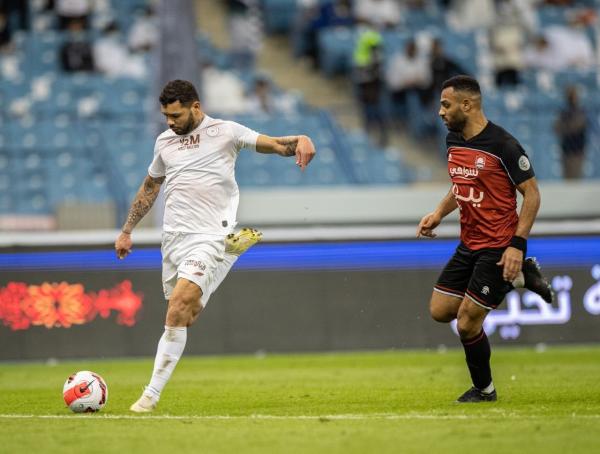 الليث يعتلي الصدارة بثلاثية الرائد