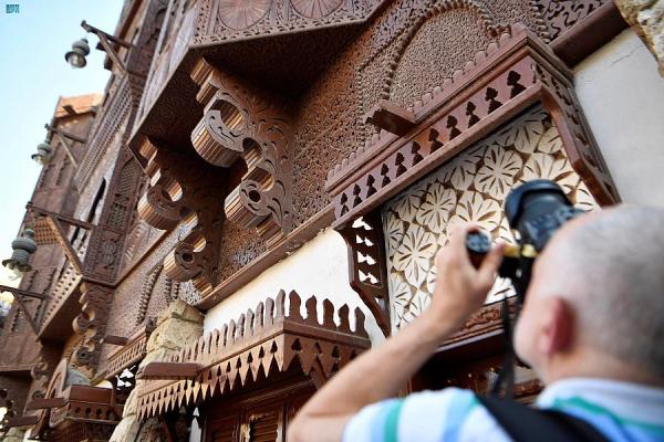 وفود «الرؤية الاستراتيجية» يزورون منطقة جدة التاريخية