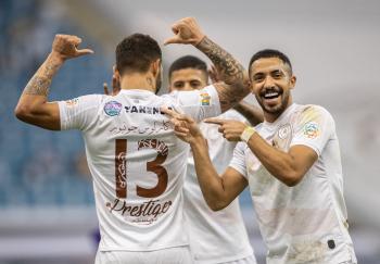 الليث يعتلي الصدارة بثلاثية الرائد
