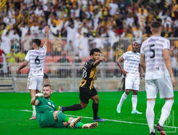 الاتحاد يسترد الصدارة