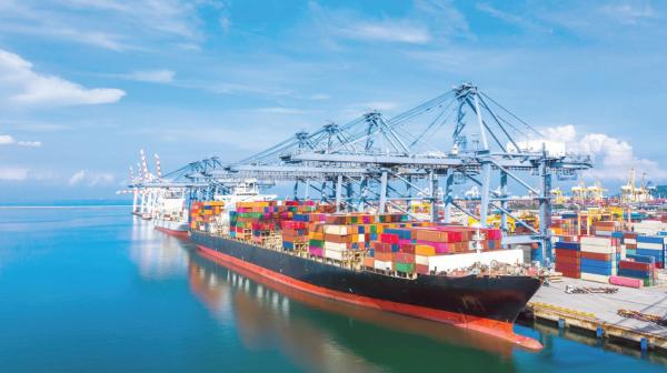 3 عوامل ترفع أسعار الشحن البحري عالميا