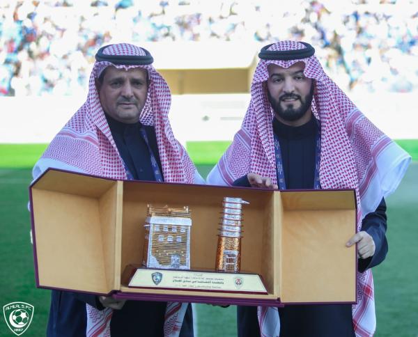 أبها يكرم الهلال بممر شرفي
