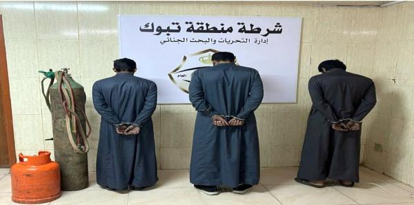 ضبط 3 أشخاص سرقوا 'كيابل' من مزارع بتبوك